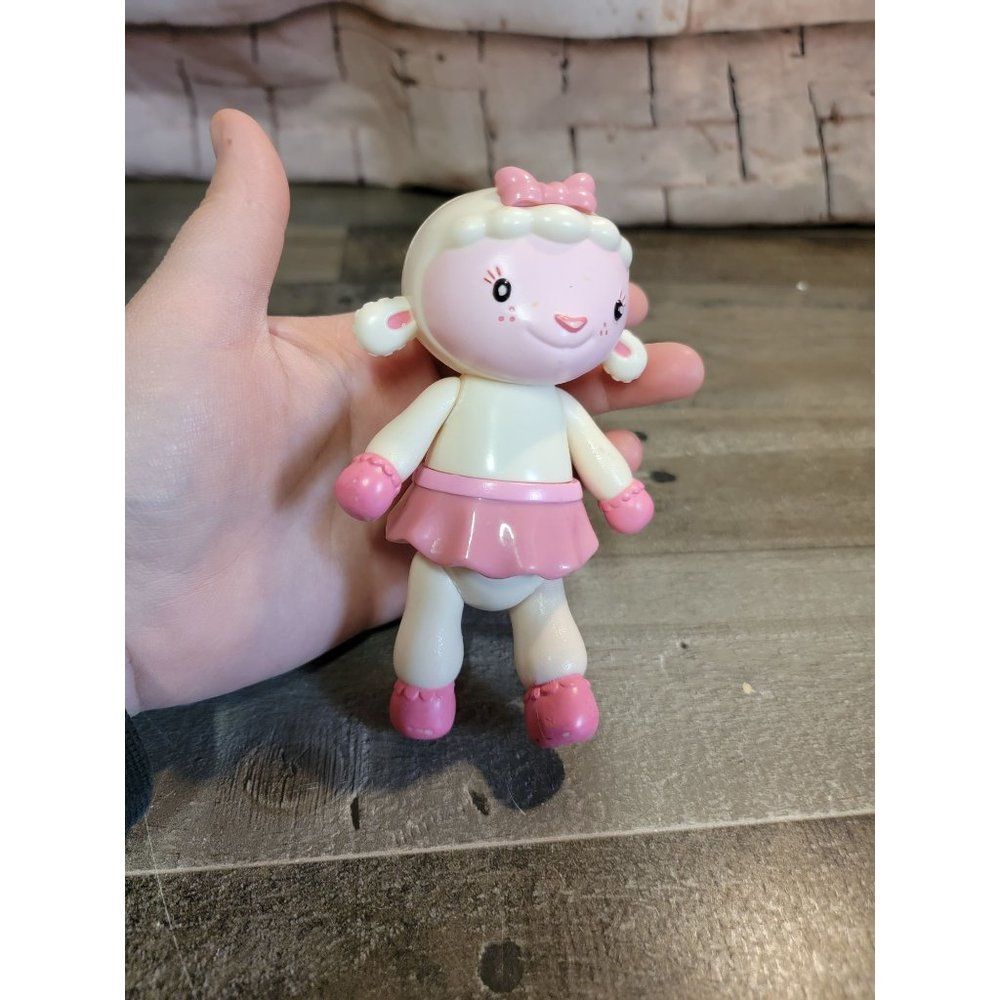 Disney Jr. Doc McStuffins Lambie Just play toy‎ figure